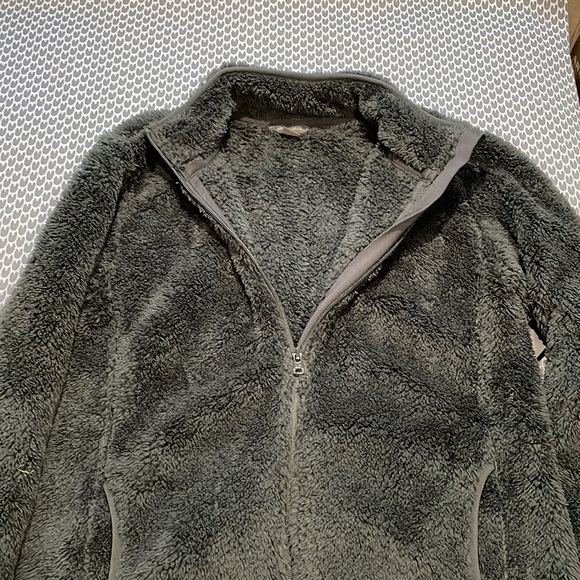 Eddie Bauer Womens size small fuzzy zip-up - Picture 5 of 5